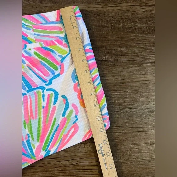 Lilly Pulitzer Adie Shorts Shellebrate Size 6 EUC H7 - Picture 6 of 8